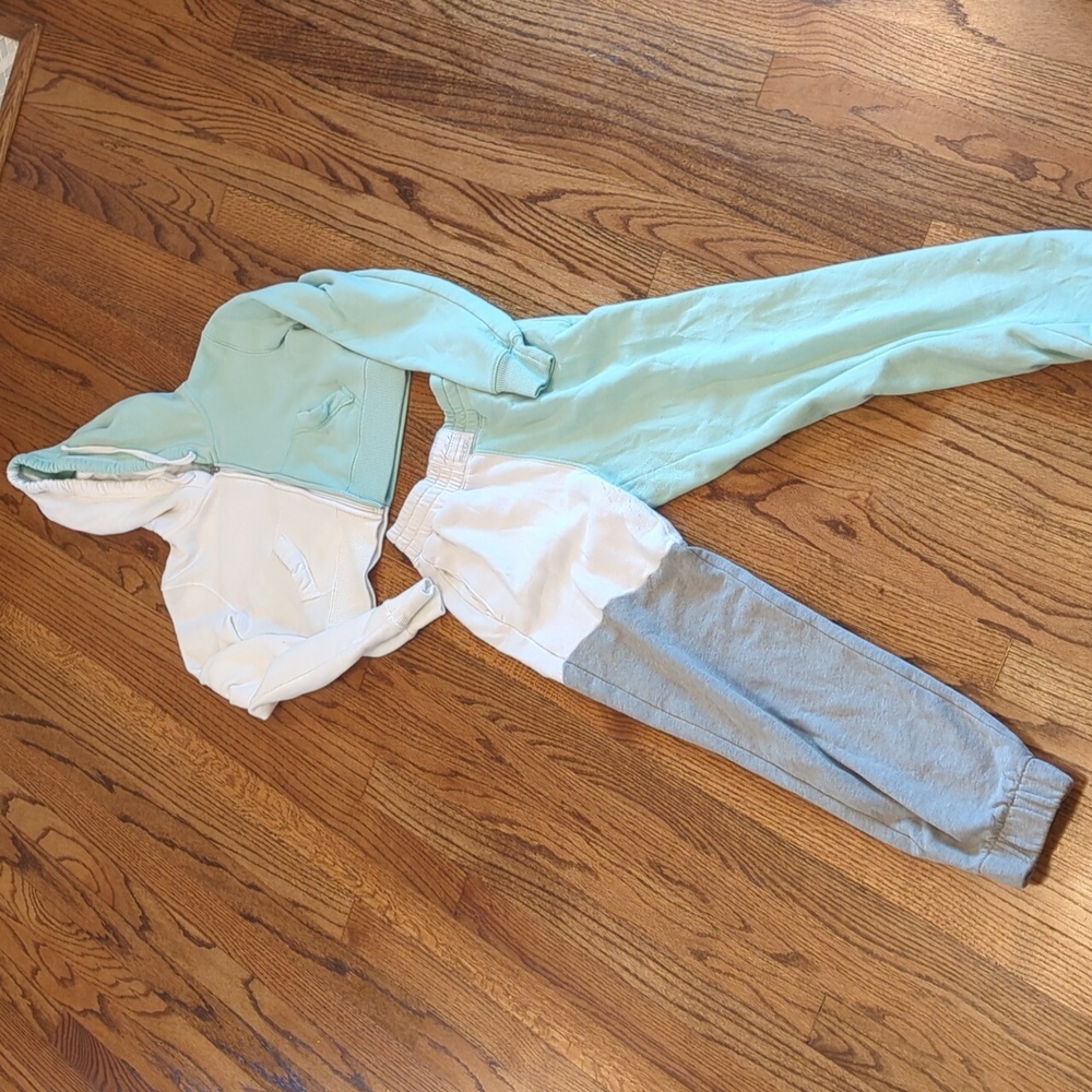 Hollister sweatsuit XS